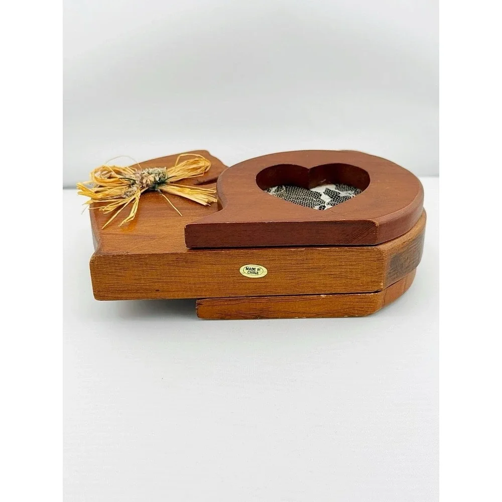 Vintage 1980's wooden cat with raffia bow potpourri holder